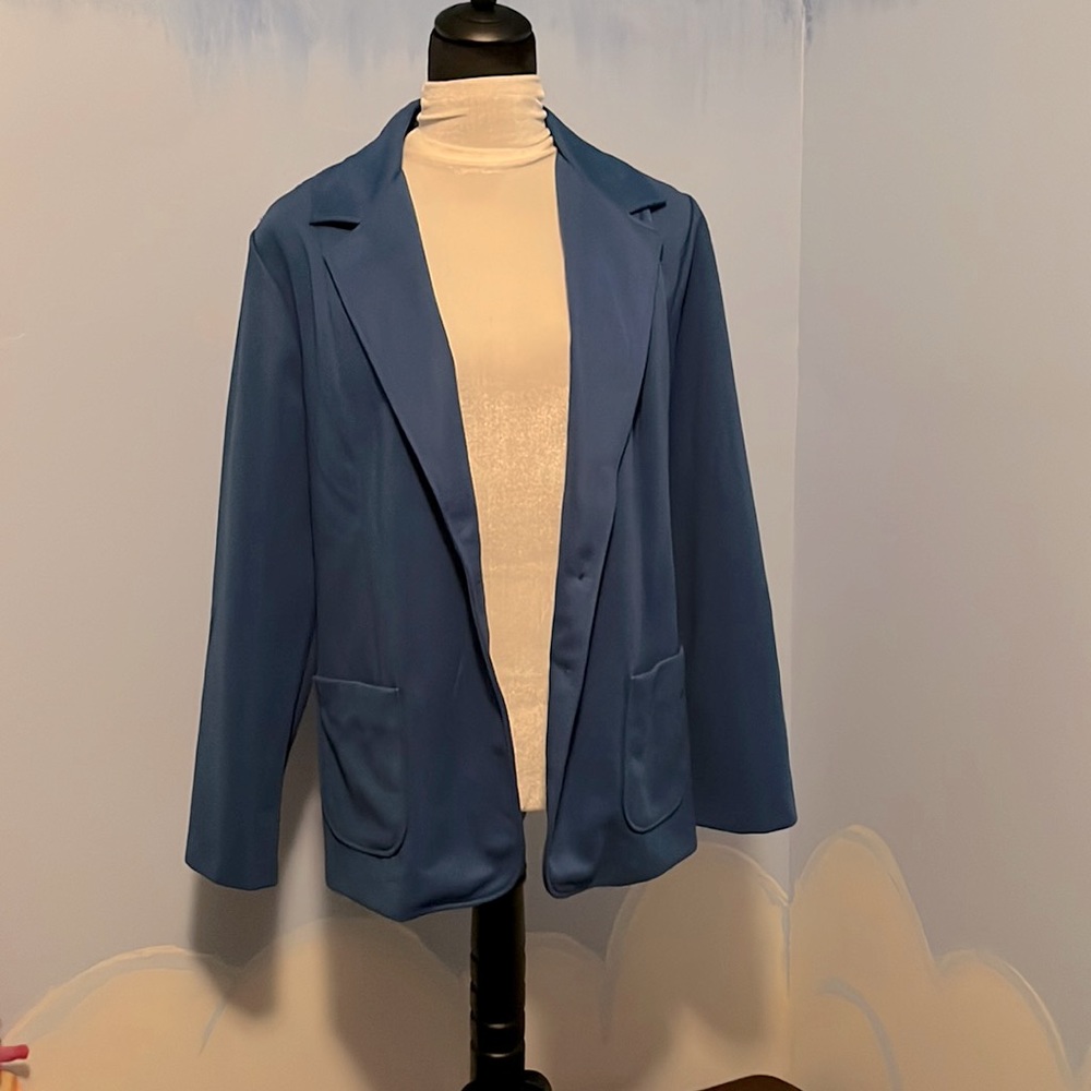 Alfred Dunner blue women’s suit jacket, size 18 (but has been altered) $15